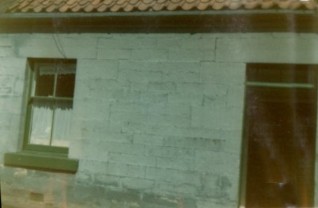 File:Wee Hoose 1974 1.jpg