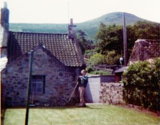 File:Wee Hoose 1974 b.jpg