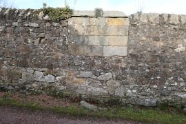 Close-up of the dyke