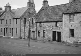 Cross Wynd in 1960 (Canmore image SC01589251)