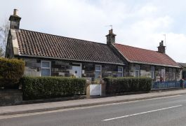 Corner Cottage (left) and Lickerstane Cottage